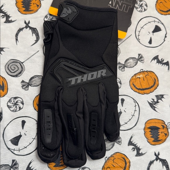 Thor Black Riding Gloves - Picture 2 of 9